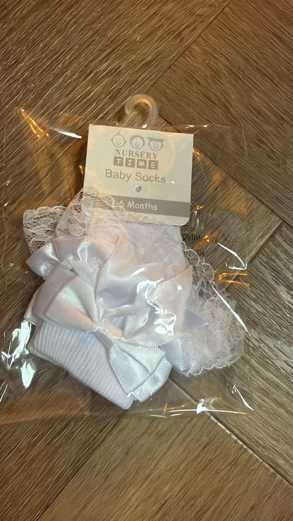 White frill bow socks